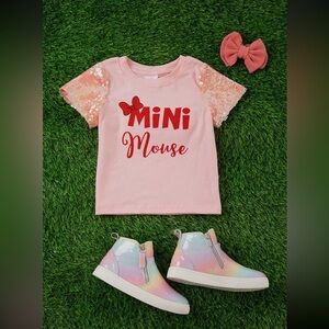 🇺🇸$5🇺🇸Mini Mouse Peach Short Sequin Sleeve. Boutique style. NWOT.